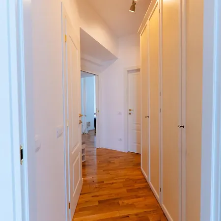 Casa Soperga, Corso Buenos Aires, Loreto, Lejlighed *